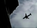 Aviones sobrevolando Gavà Mar en aterrizajes por la tercera pista del aeropuerto del Prat